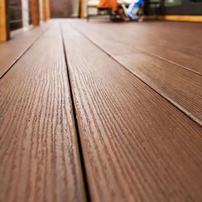 Panneaux composés en plastique en bois de Decking d'extrusion des traitements non chimiques WPC Co 25mm