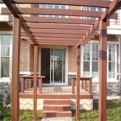 Chống vòm bằng gỗ Pergola hiện đại Cầu ngoài trời 146 X 22m Giàn che bằng gỗ nhỏ