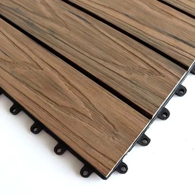 Les tuiles étanches à l'humidité de Decking de Wpc imperméabilisent parqueter les panneaux de plate-forme composés de Diy