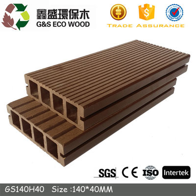 แบบจำลอง 3 มิติ WPC Hollow Decking ความสามารถในการปรับอุณหภูมิที่แข็งแกร่ง พื้นระเบียงคอมโพสิตไม้เชิงนิเวศ