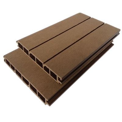 Kelenturan Anti Busuk Panel Dinding WPC 146 X 22mm Pelapis Dinding Komposit Plastik Kayu